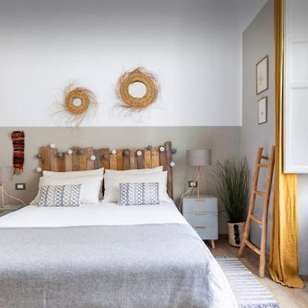 Cocoon, Atypical Flat In Historic Center & Breakfast Apartment Sarzana Bagian luar foto