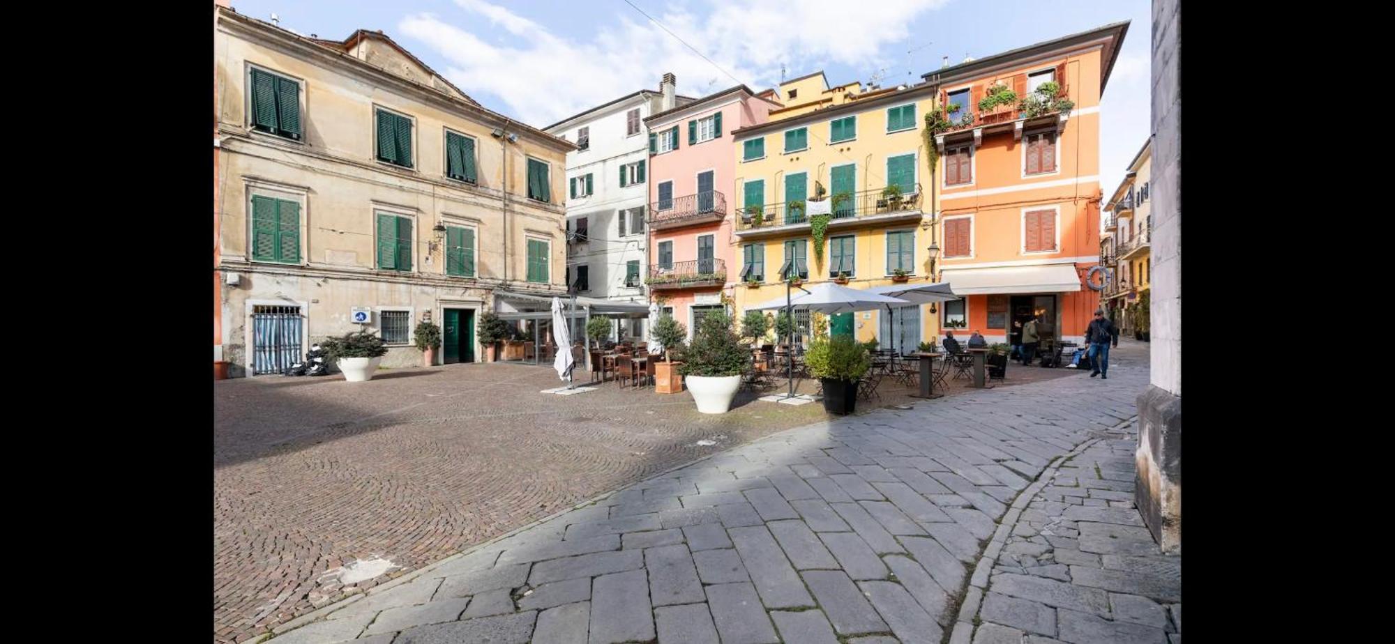 Cocoon, Atypical Flat In Historic Center & Breakfast Apartment Sarzana Bagian luar foto